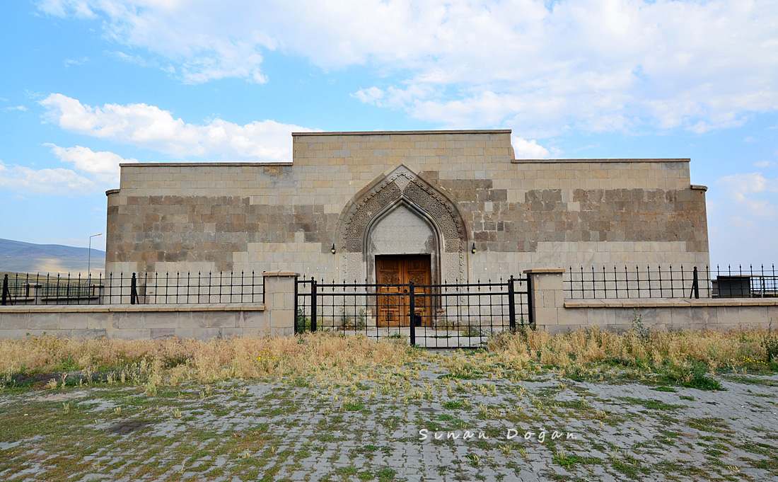 Tarihi Iğdır Kervansarayı