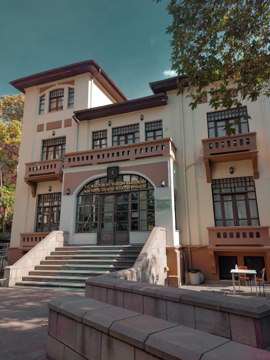 Nuri Pakdil Edebiyat Müze Kütüphanesi — Ankara