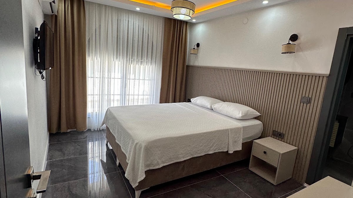 Ay-Asia Suit — Amasya