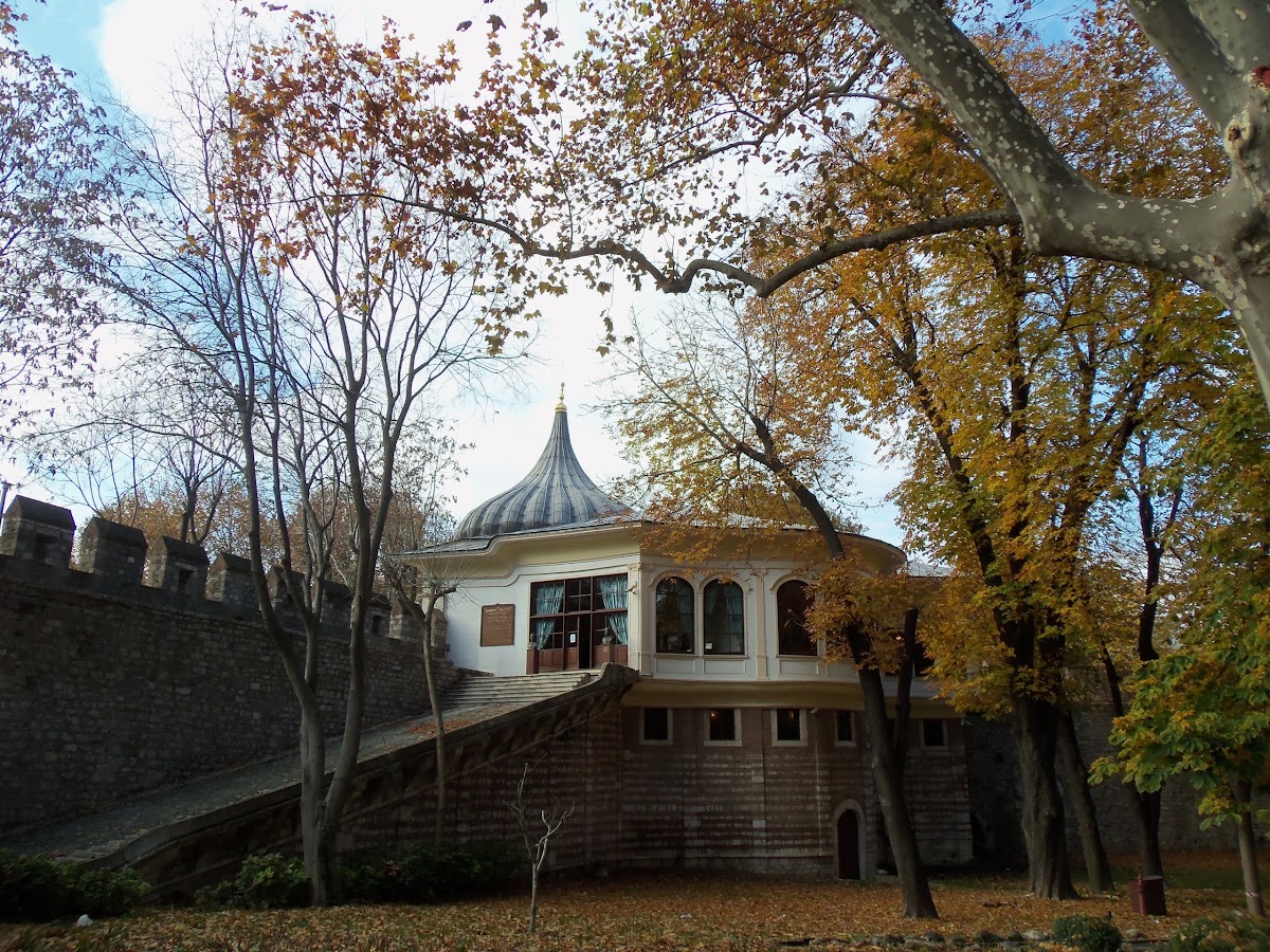 Ahmet Hamdi Tanpınar Edebiyat Müze Kütüphanesi — Istanbul