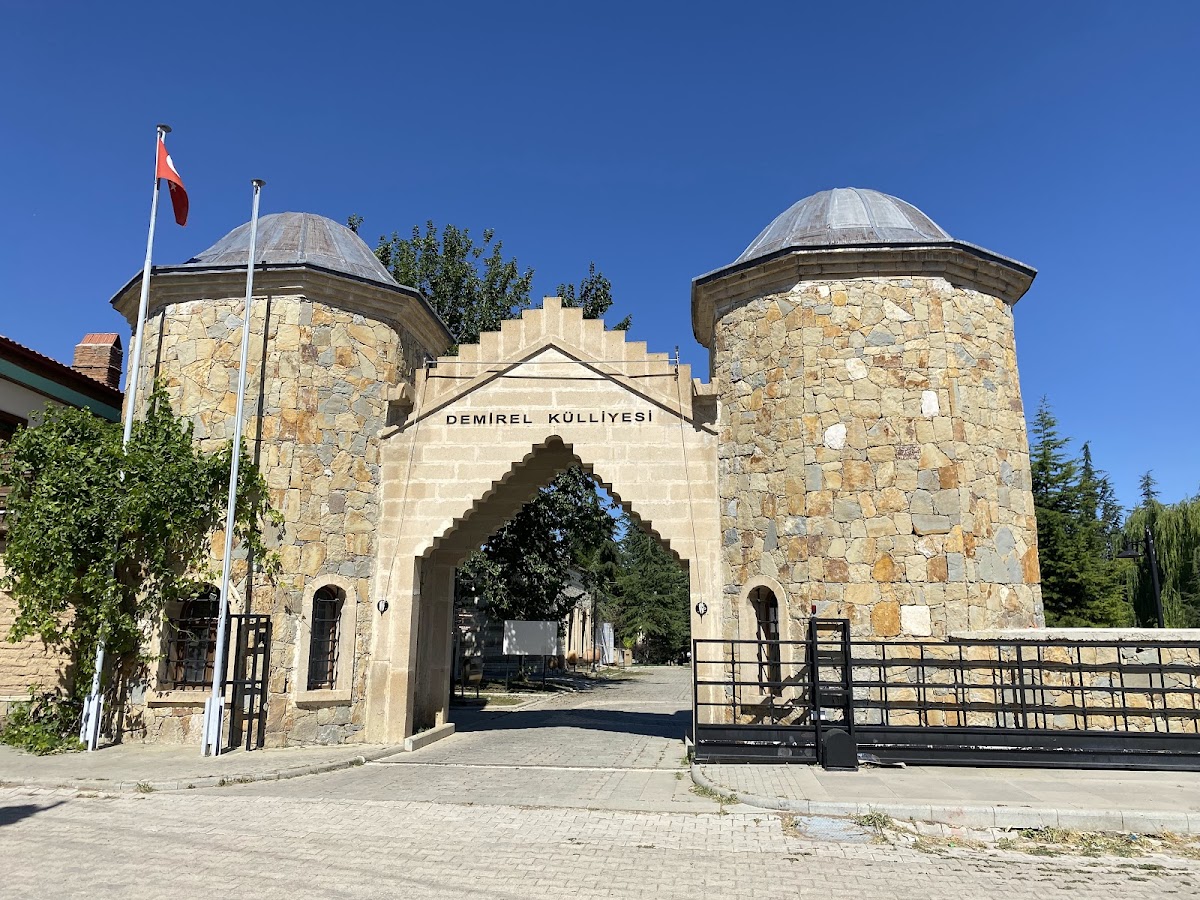 Süleyman Demirel Külliyesi