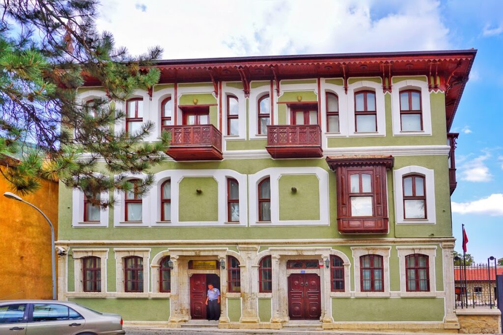 Müzeler 20 ChIJpUqI9UXozxQRL0Twlzftb5Y