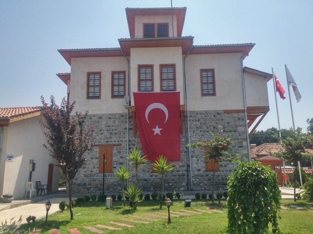 Müzeler 10 ChIJr3FpEYc LxURMFxksERCsig