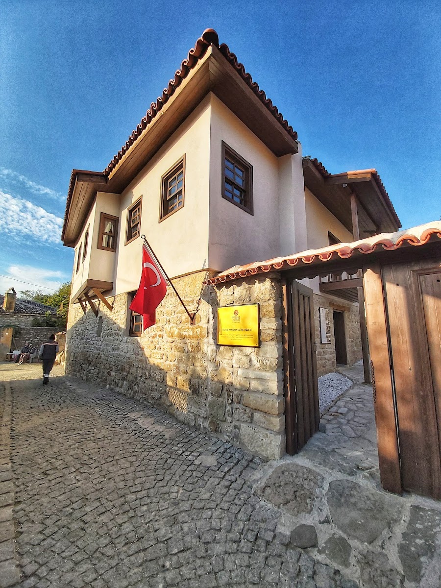 Atatürk Evi 2 Atatürk Evi