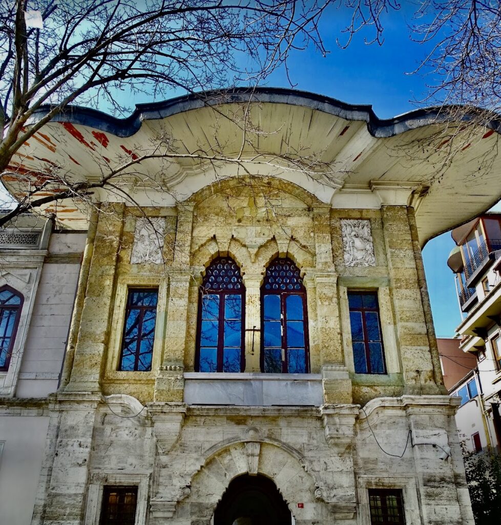 Müzeler 22 ChIJvSA7dpe5yhQRueULWOCQVLI