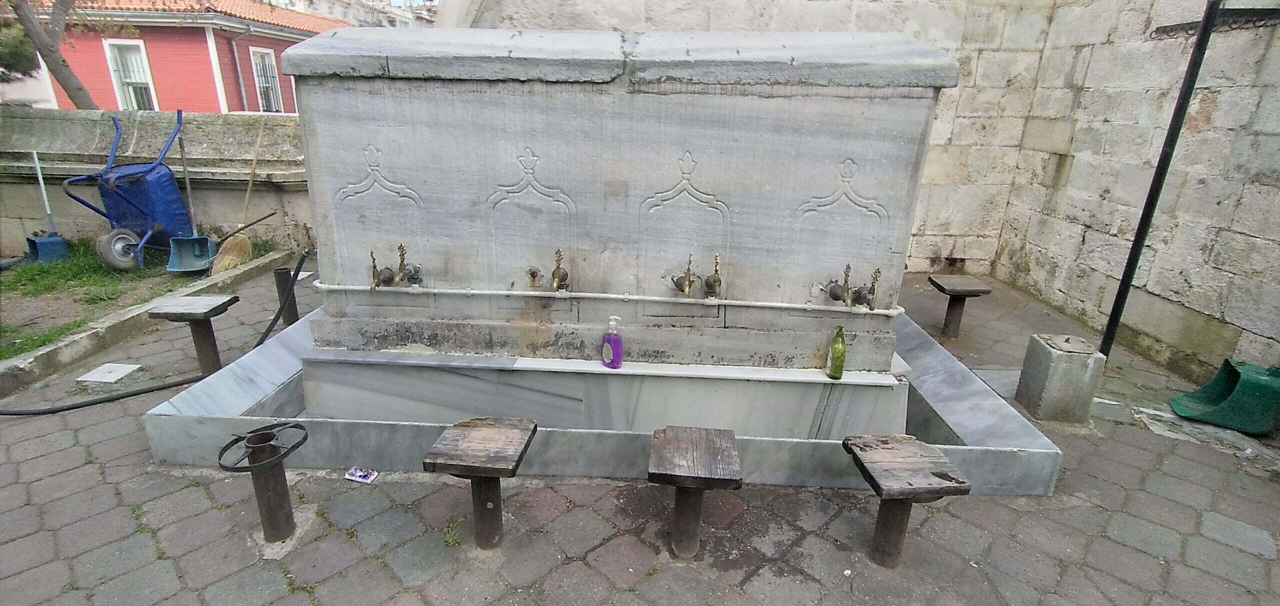 Abdest Teknesi, Büyük Selimiye Camii