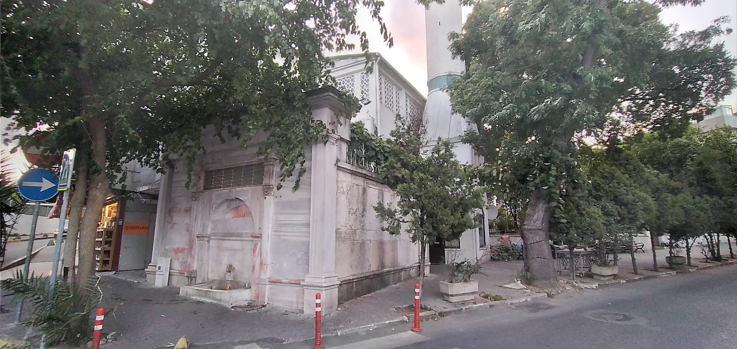 Abdülmecit Han Çeşmesi