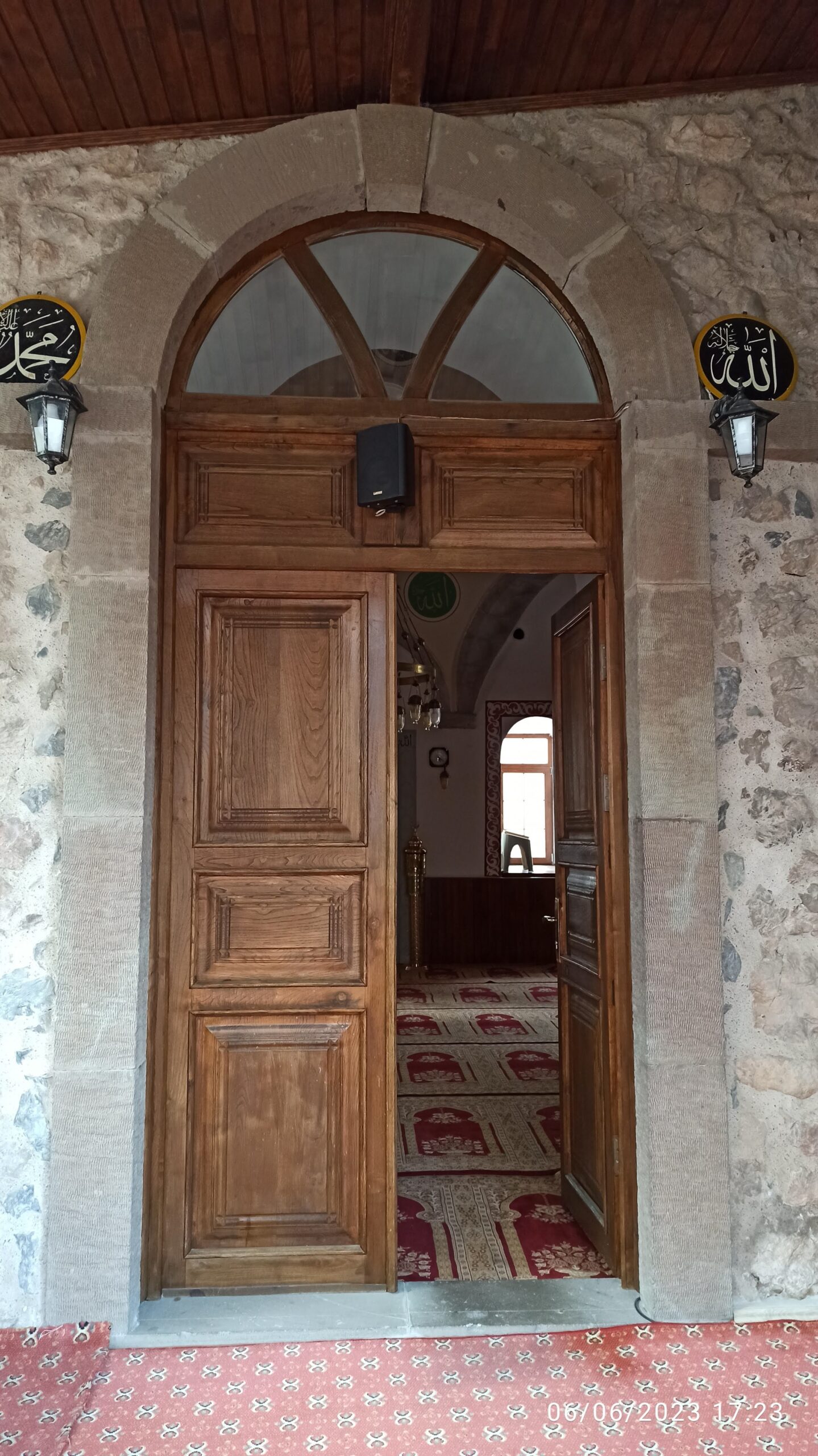 Emirler Camii
