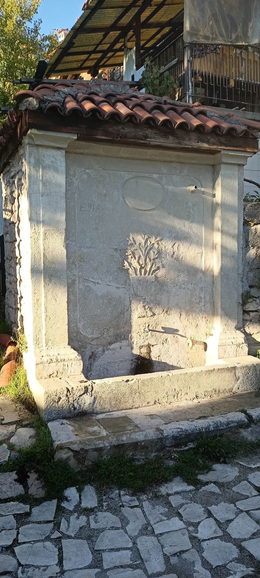 Akçasu Sokak Çeşmesi