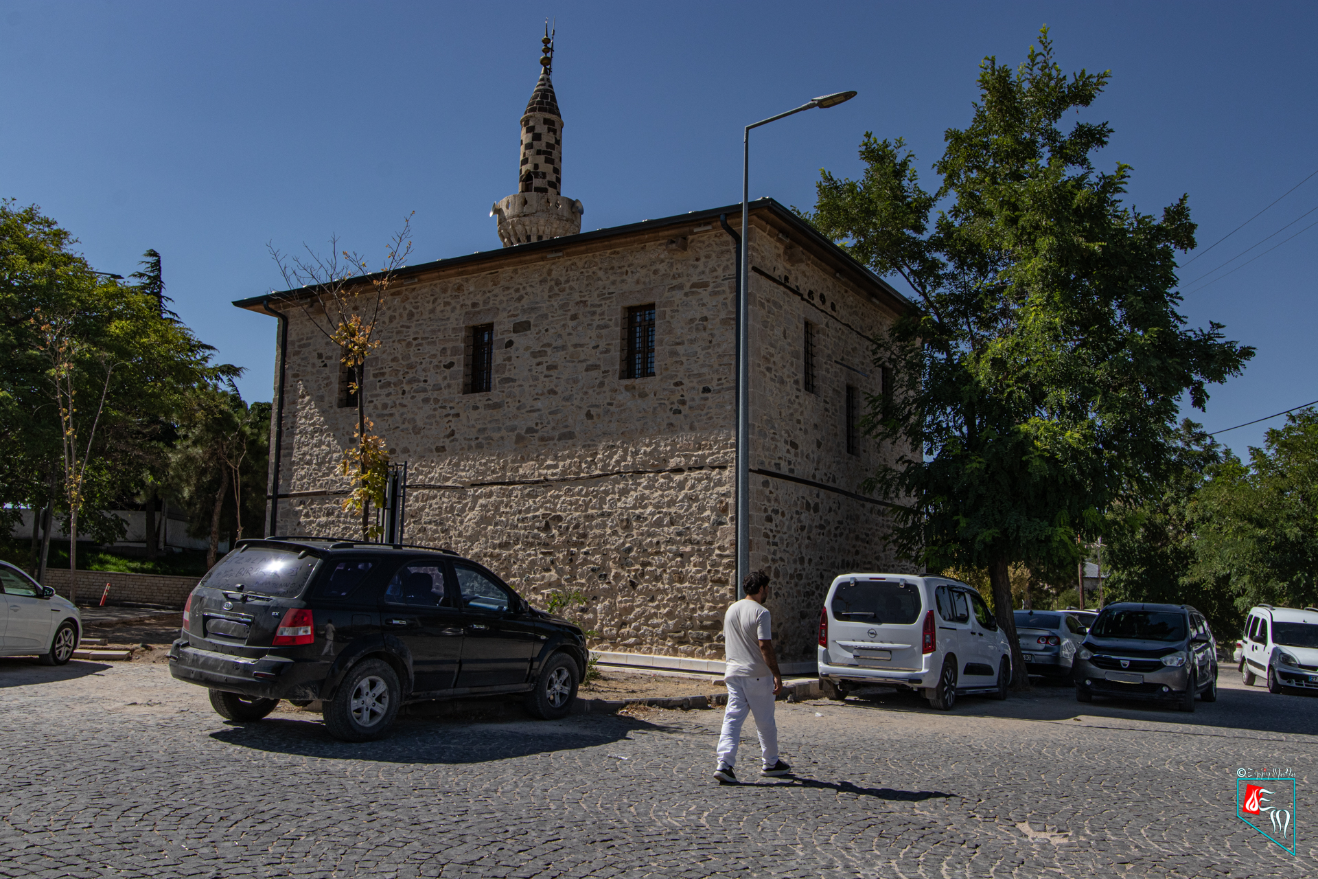 Alacalı Cami