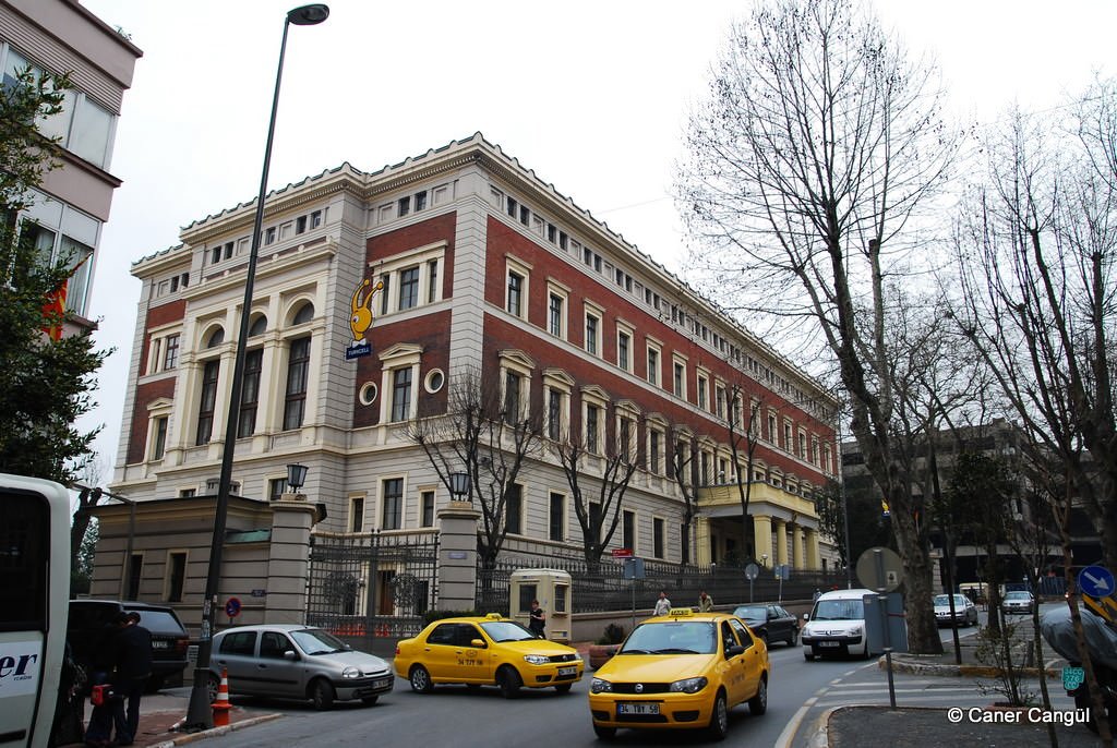 Alman Elçiliği Binası