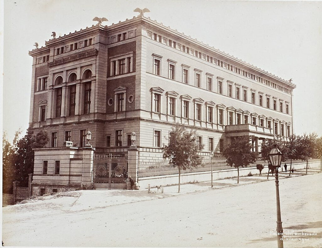 Alman Elçiliği Binası