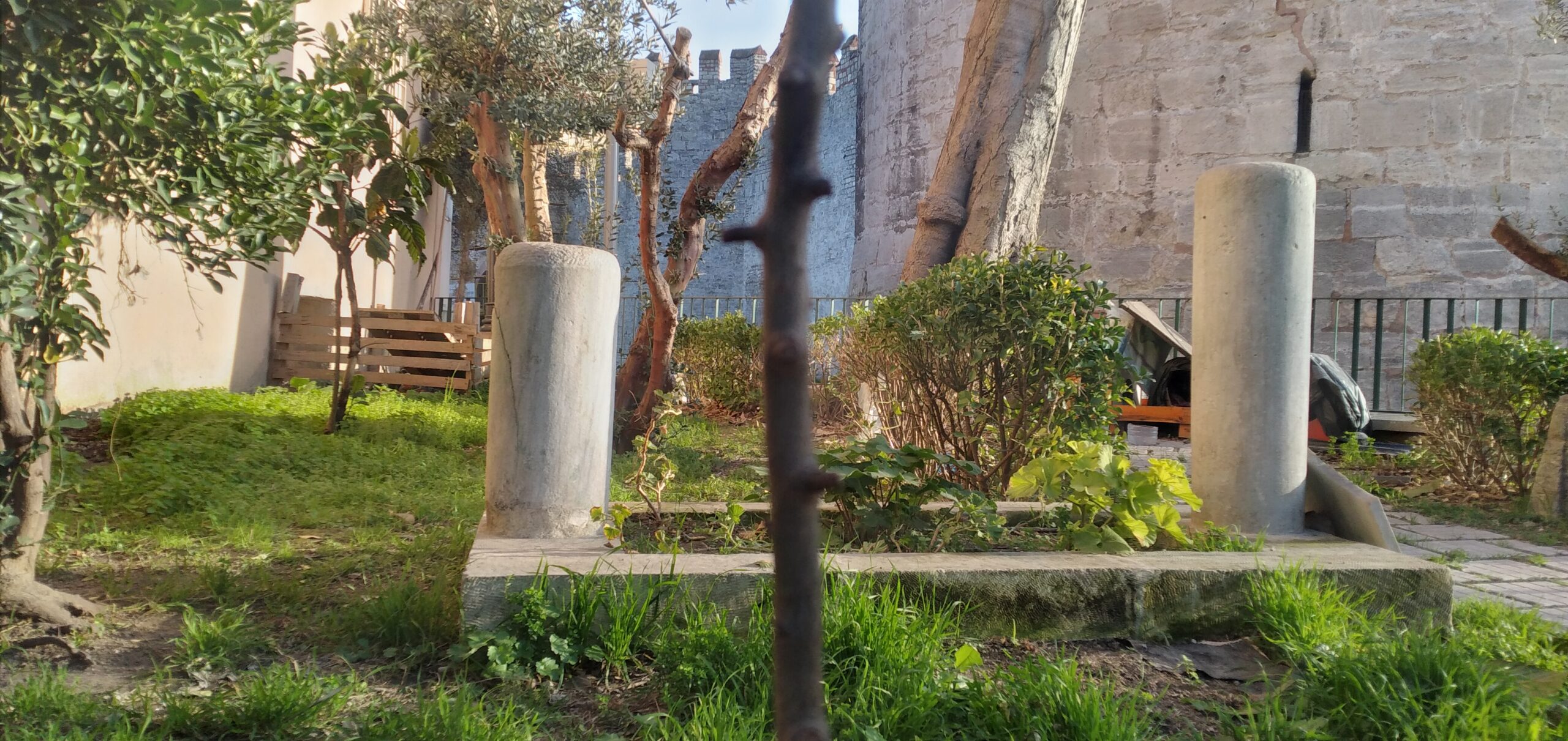 Altıparmak Ahmet Baba Kabri
