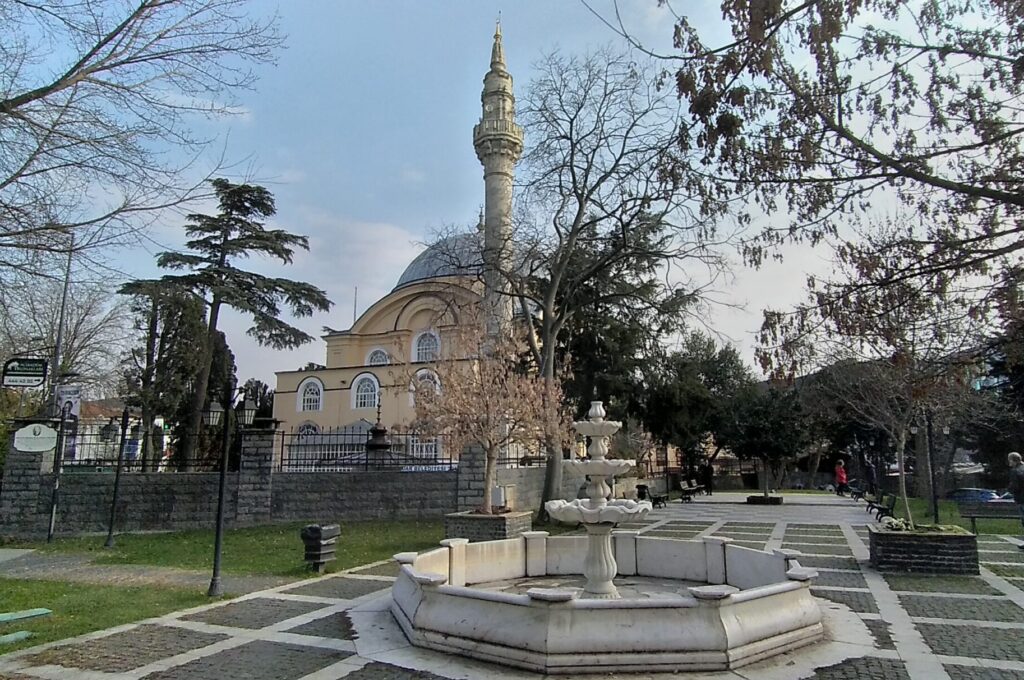 Altunizade Camii
