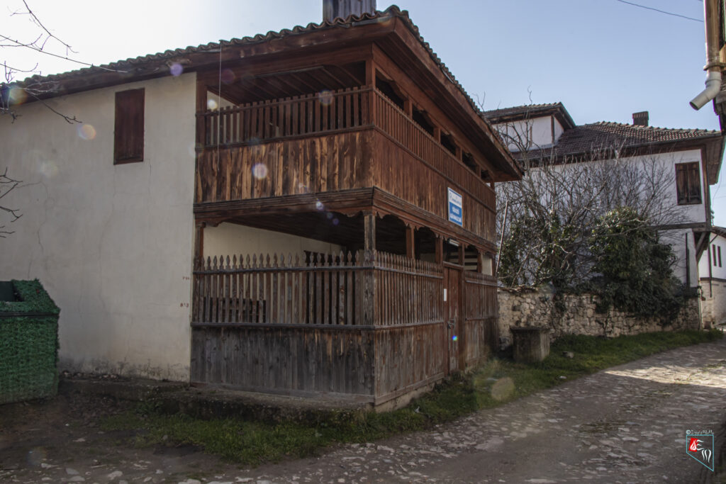 Aşağı Mahalle Camii