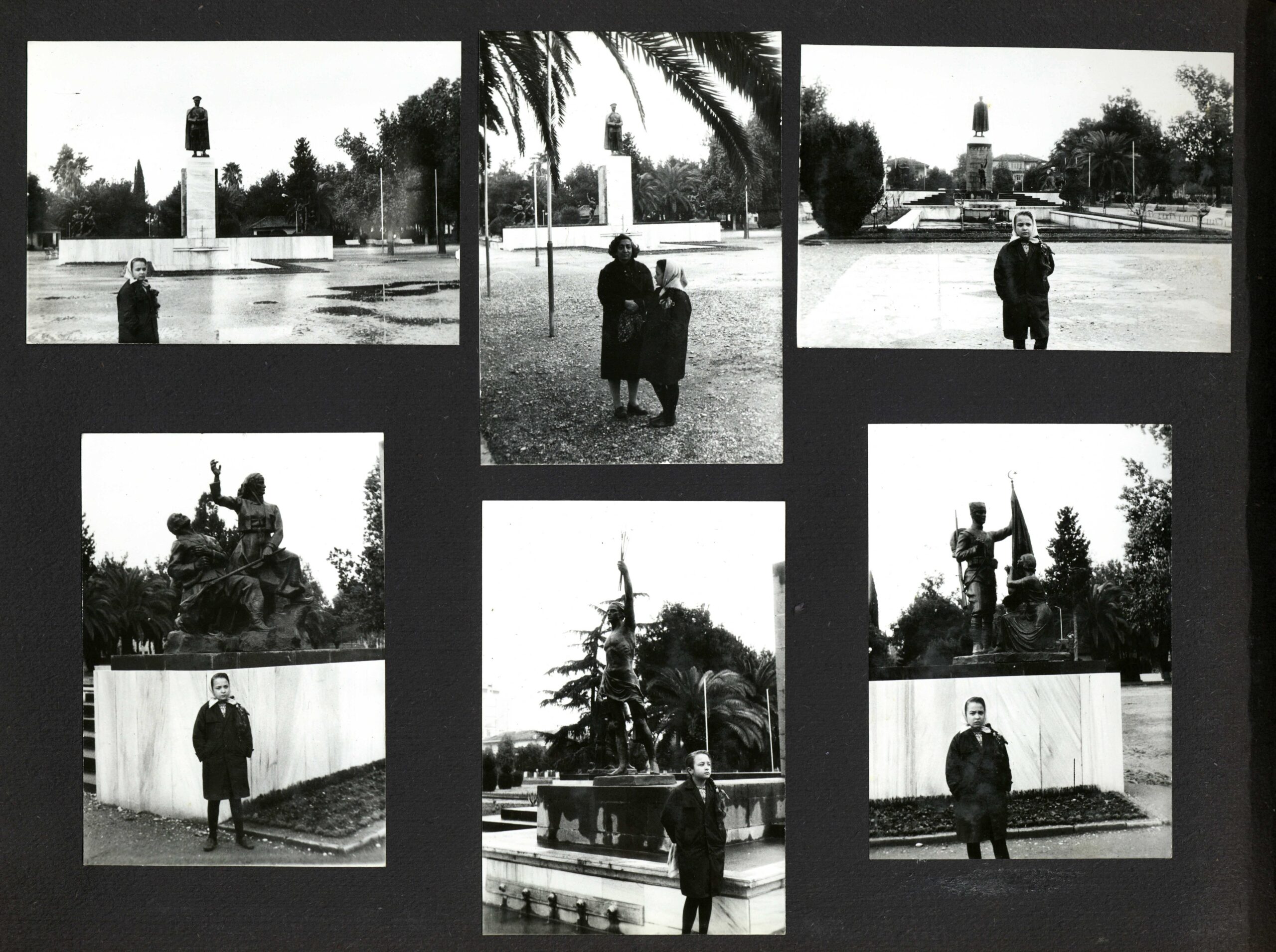 Bir Ailenin Seyahat Fotoğraflarında Atatürk Anıtı, Adana