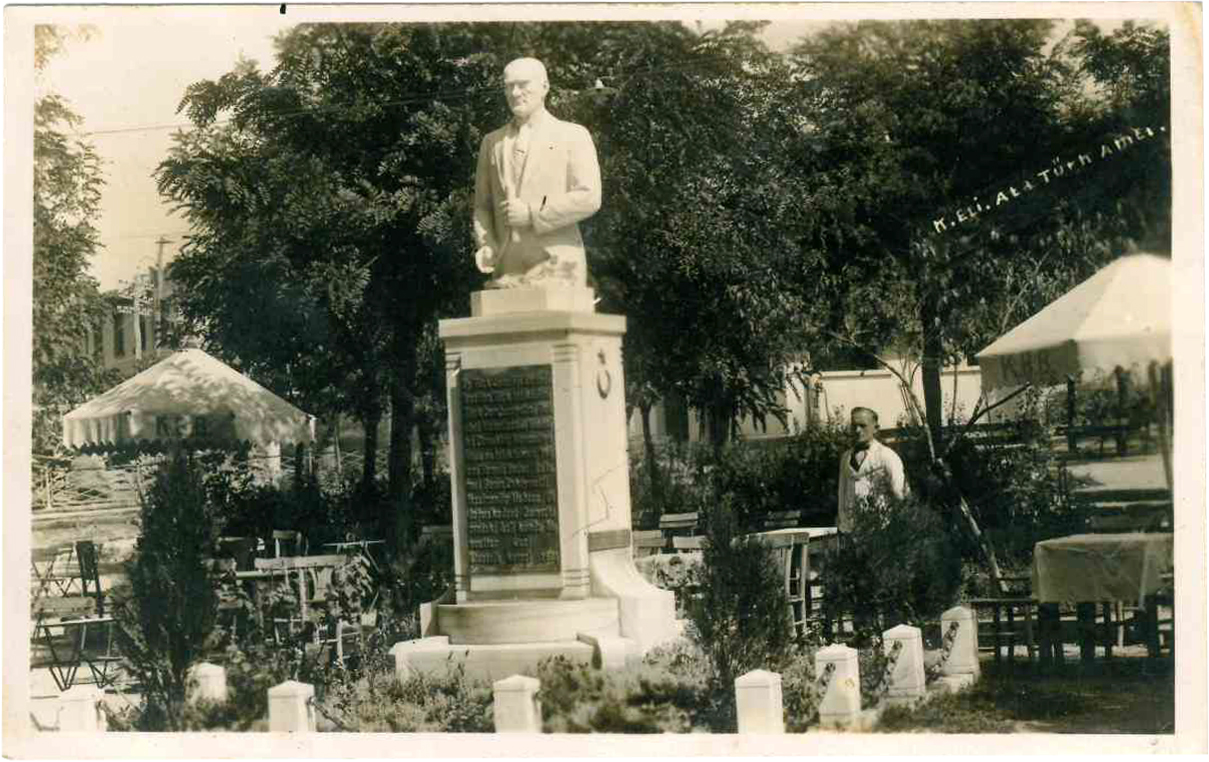 Kırklareli Atatürk Anıtı