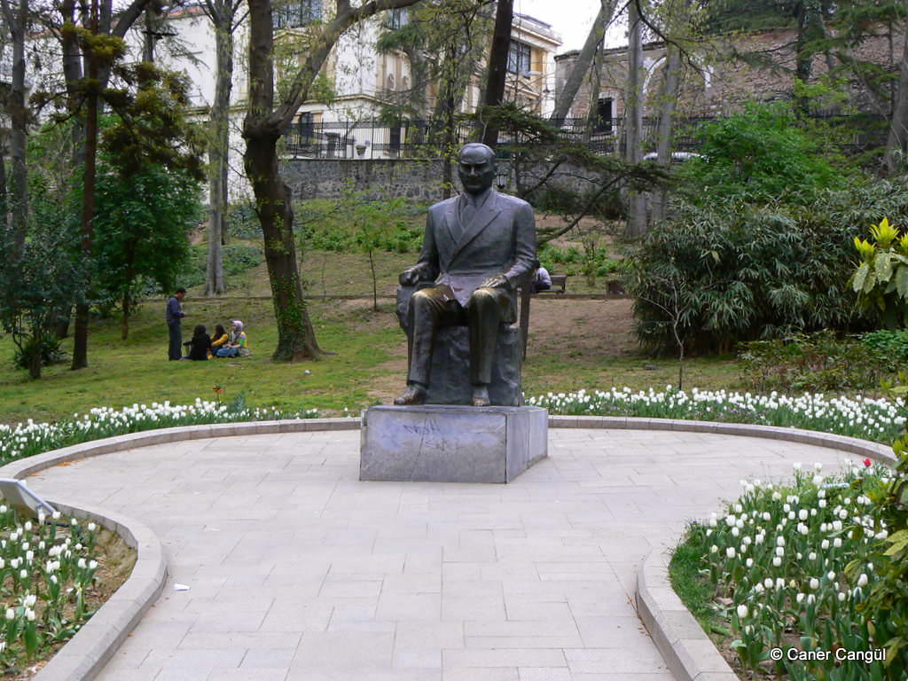 Atatürk Heykeli, Gülhane Parkı