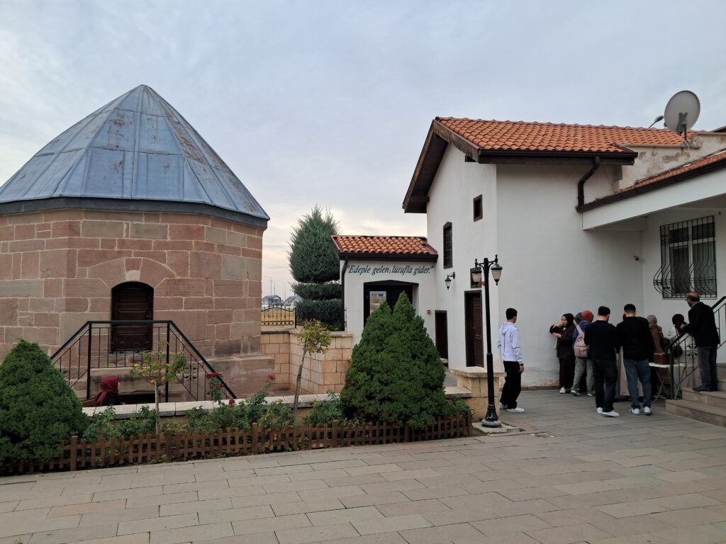Ateşbaz-ı Veli Türbesi