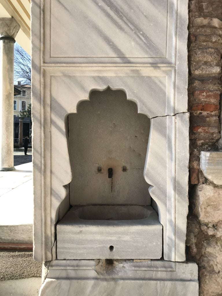 Ayasofya Avlu Sebil ve Çeşmesi