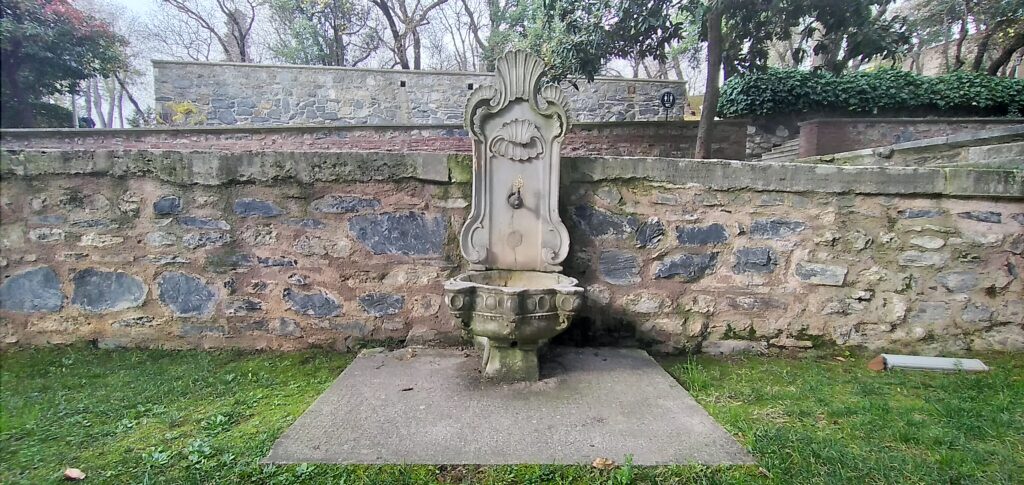 Aynalıkavak Kasrı Bahçesi Çeşmesi