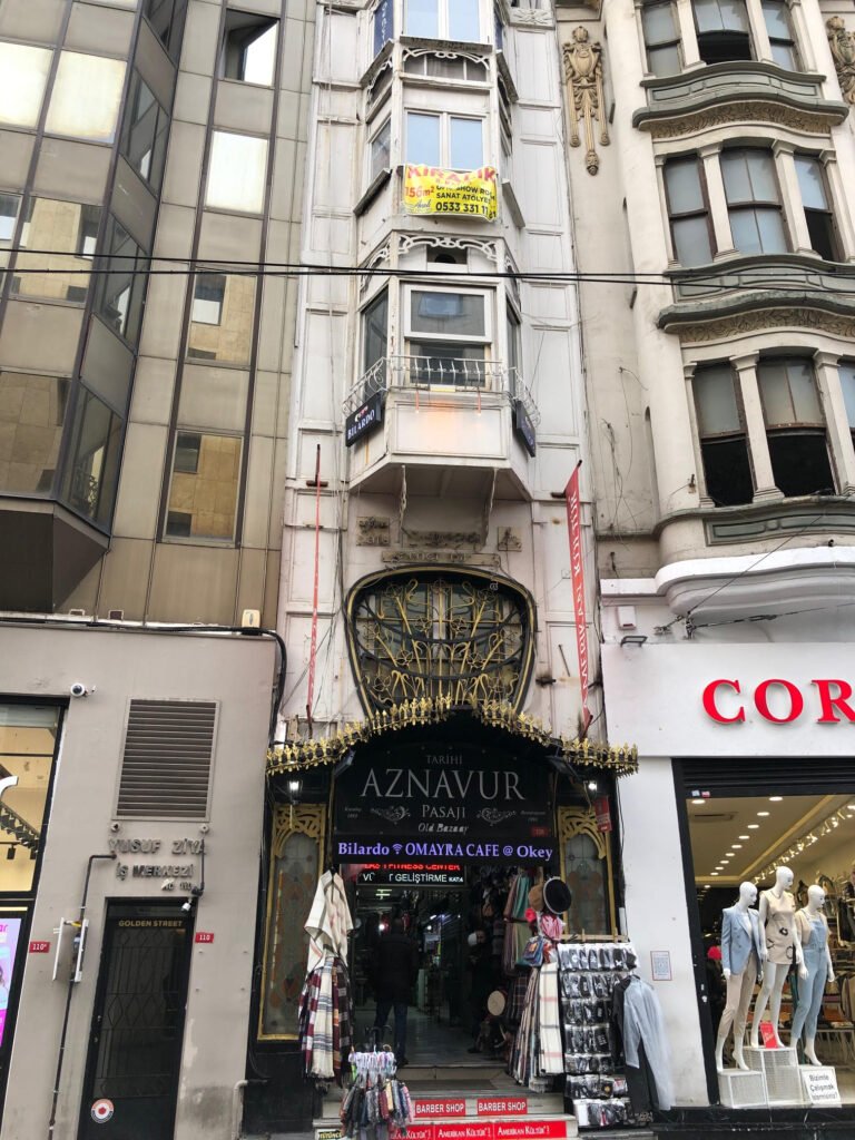Aznavur Pasajı