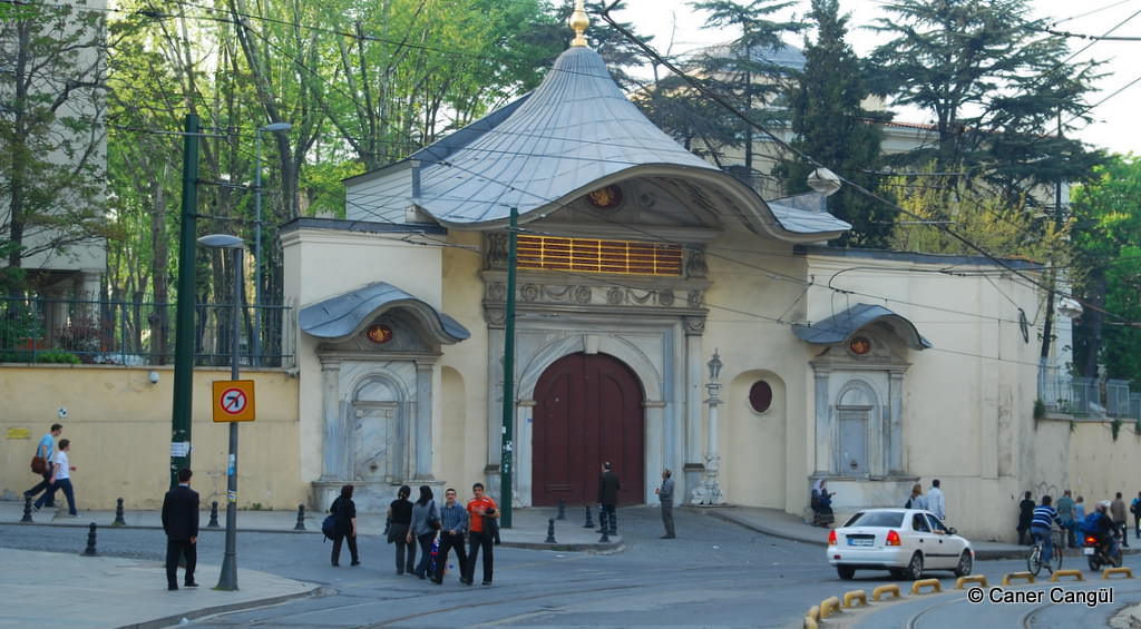 Bab-ı Ali Alay Köşkü Kapısı