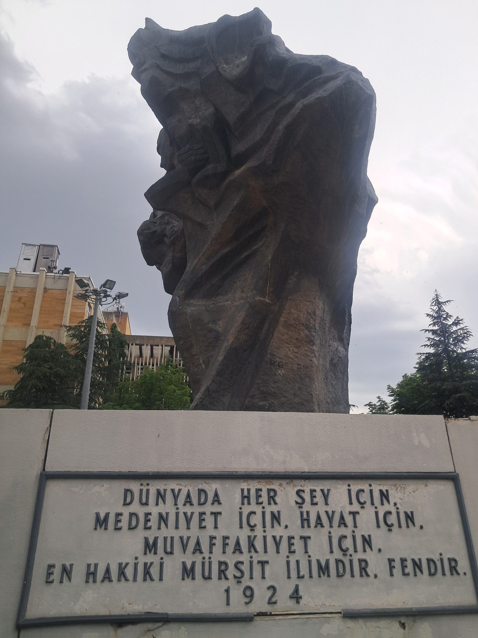 Bayraklaşan Atatürk Anıtı