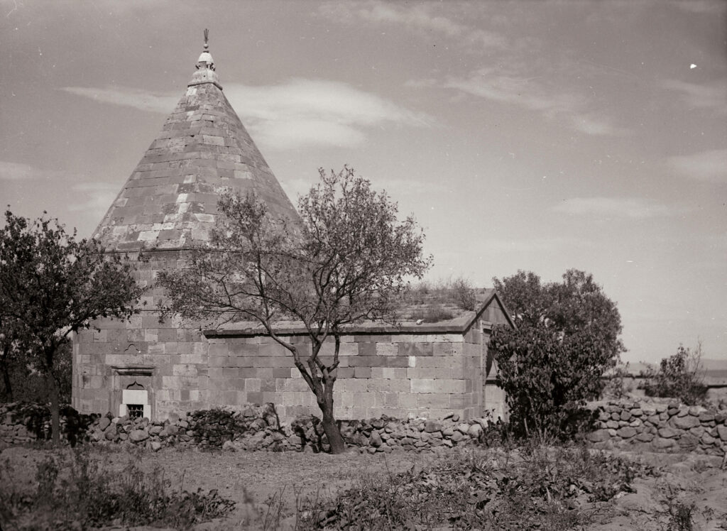 Bektaş Efendi Türbesi