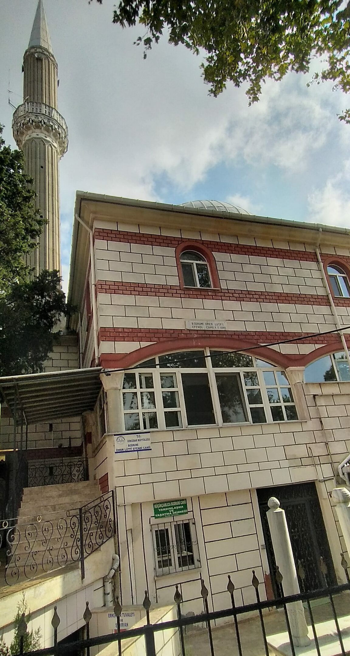 Bodrumu Ömer Lütfi Efendi Camii