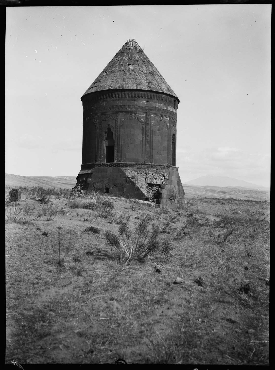 Buğatay Aka-Şirin Hatun Kümbeti