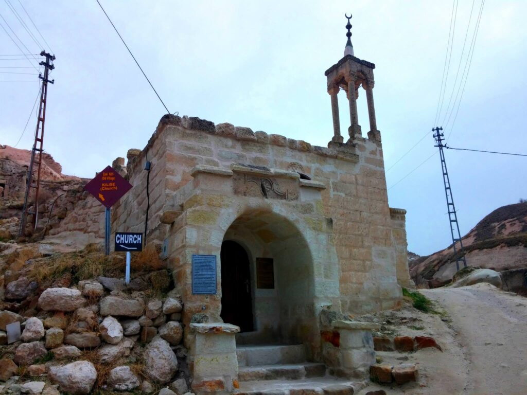 Çavuşin Kaya Camii