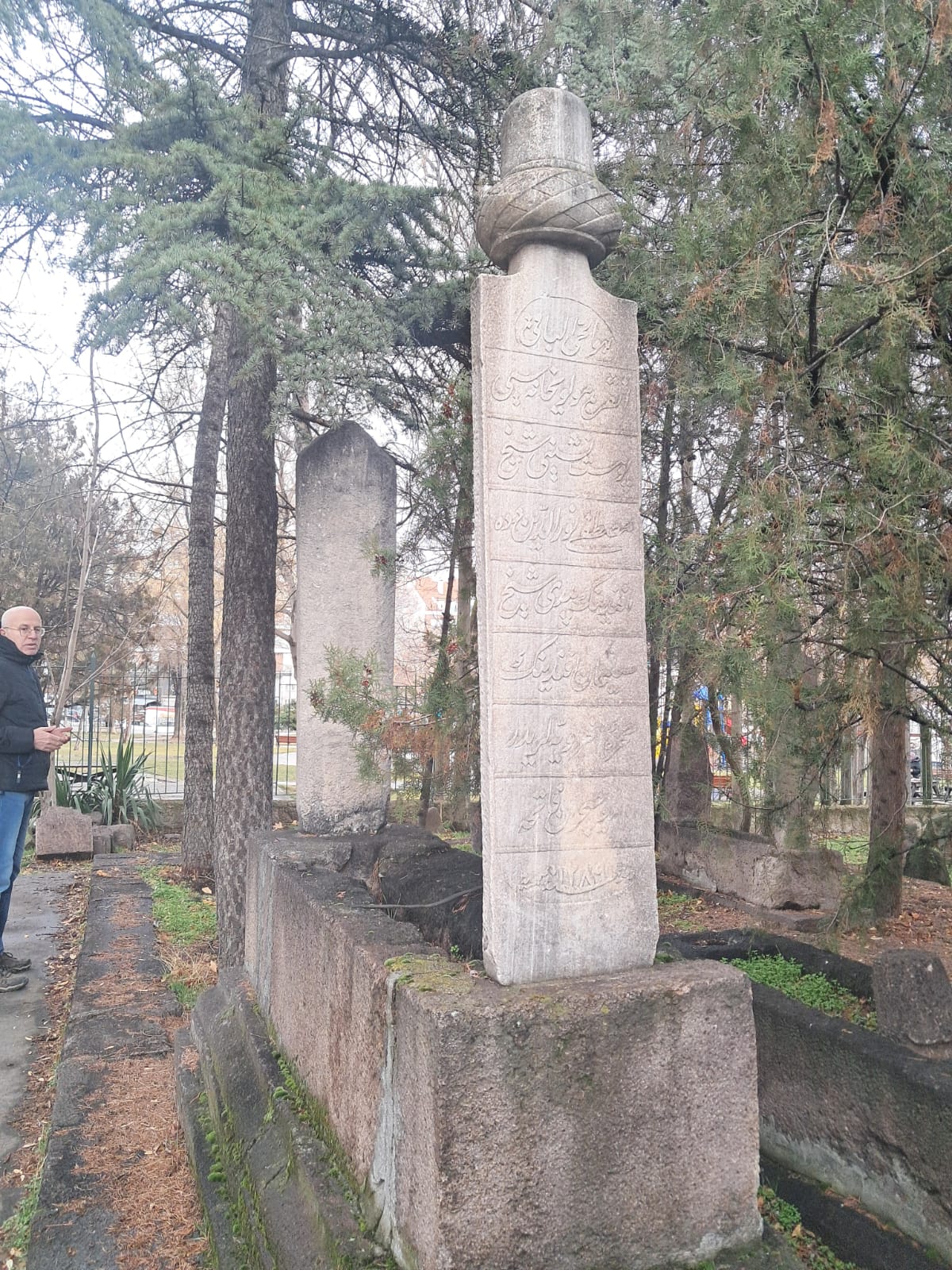Cenabi Ahmet Paşa Camii Haziresi’ndeki Ankara Mevlevihanesi Mevlevî Şeyhi Süleyman Efendi’nin kabri
