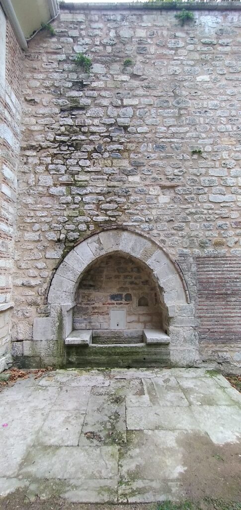 Çeşme, Alay Köşkü Soğuk Çeşme Karakolu önü