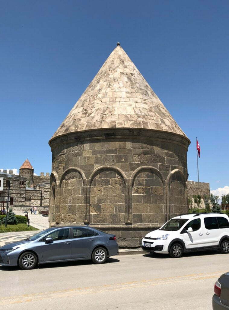 Cimcime Hatun Türbesi