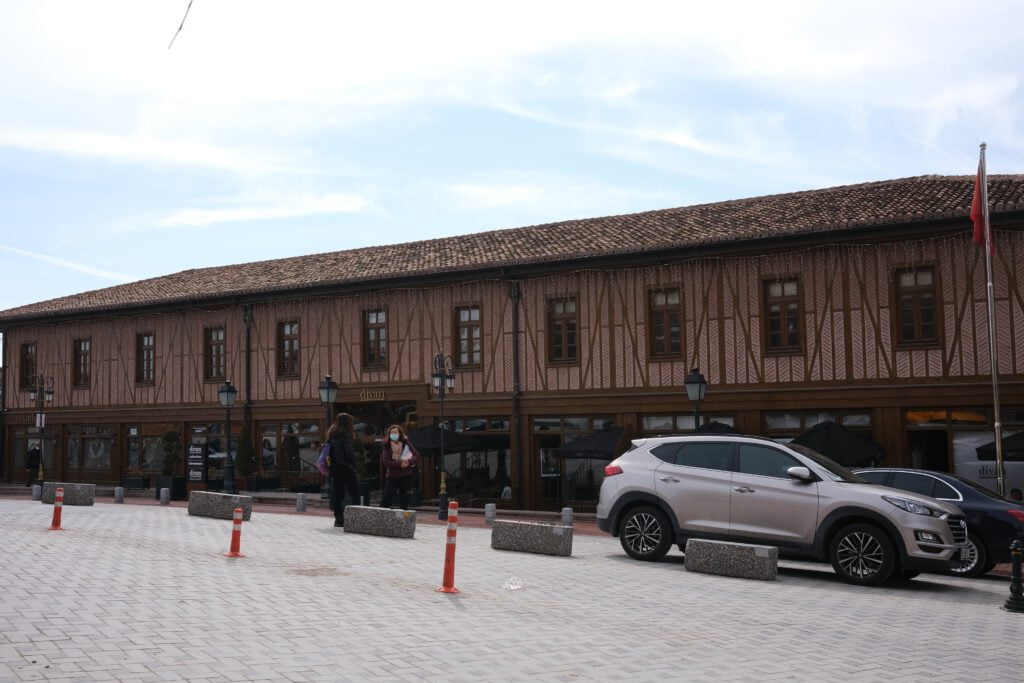 Çukur Han