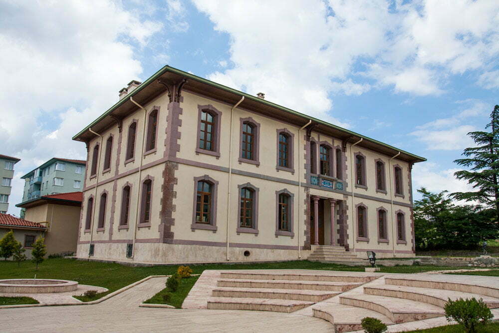 Darüleytam Binası, Söğüt