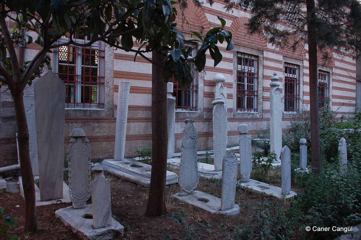 Defterdar Tahir Efendi Camii Haziresi