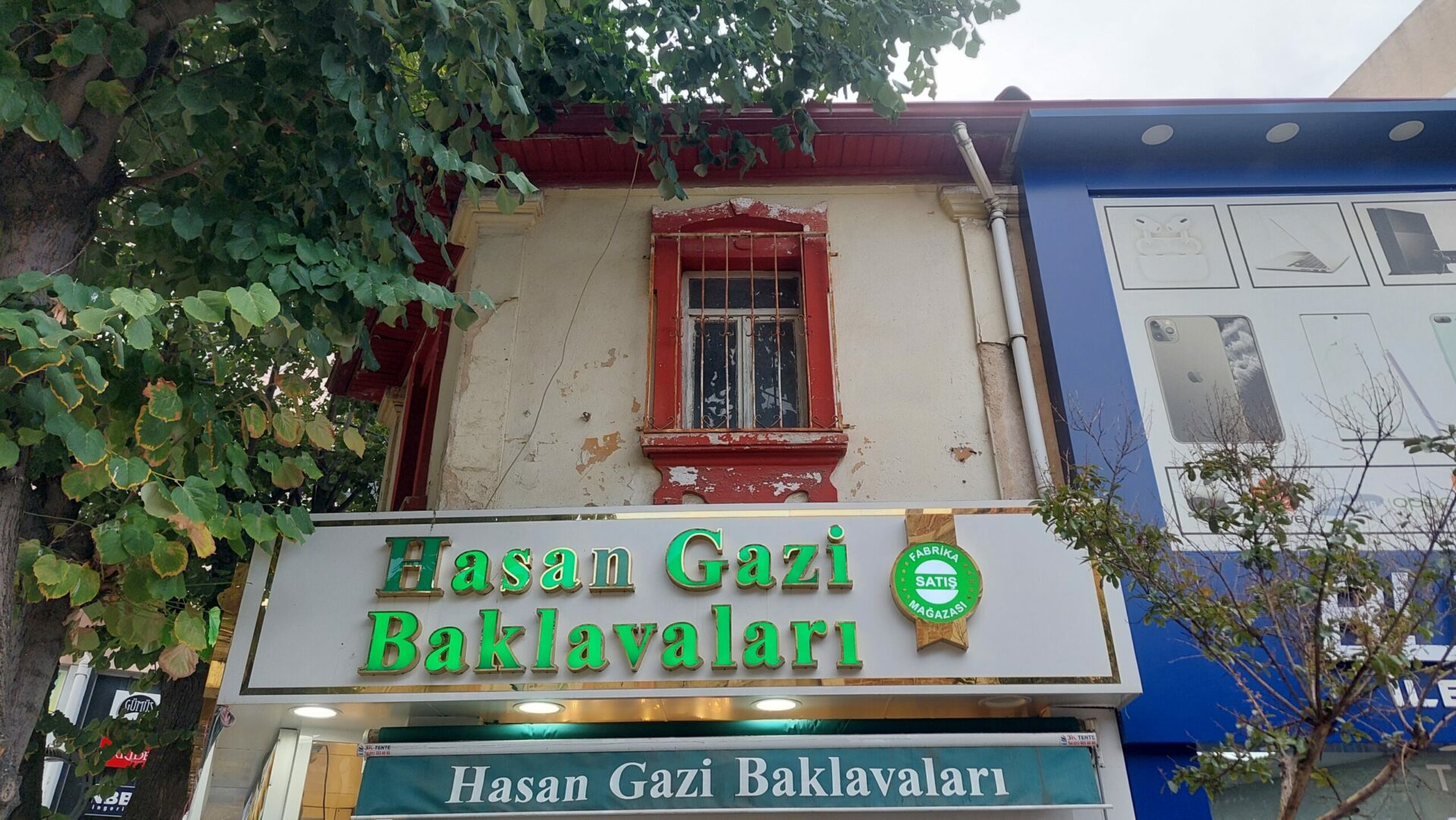 Yapının pencere detayı