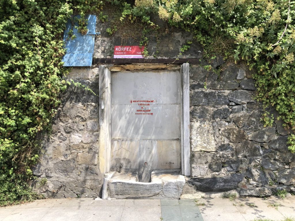 Duvar Çeşmesi