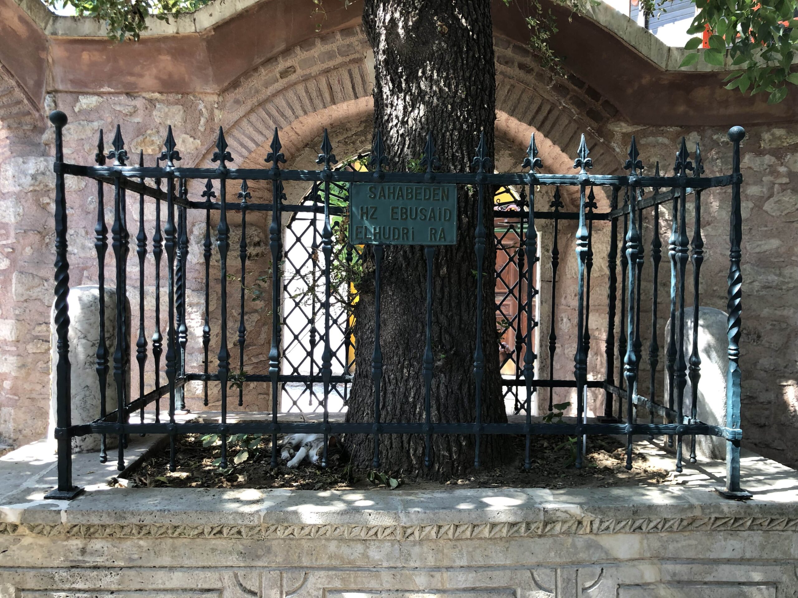 Ebu Said El-Hudri Makam Kabri