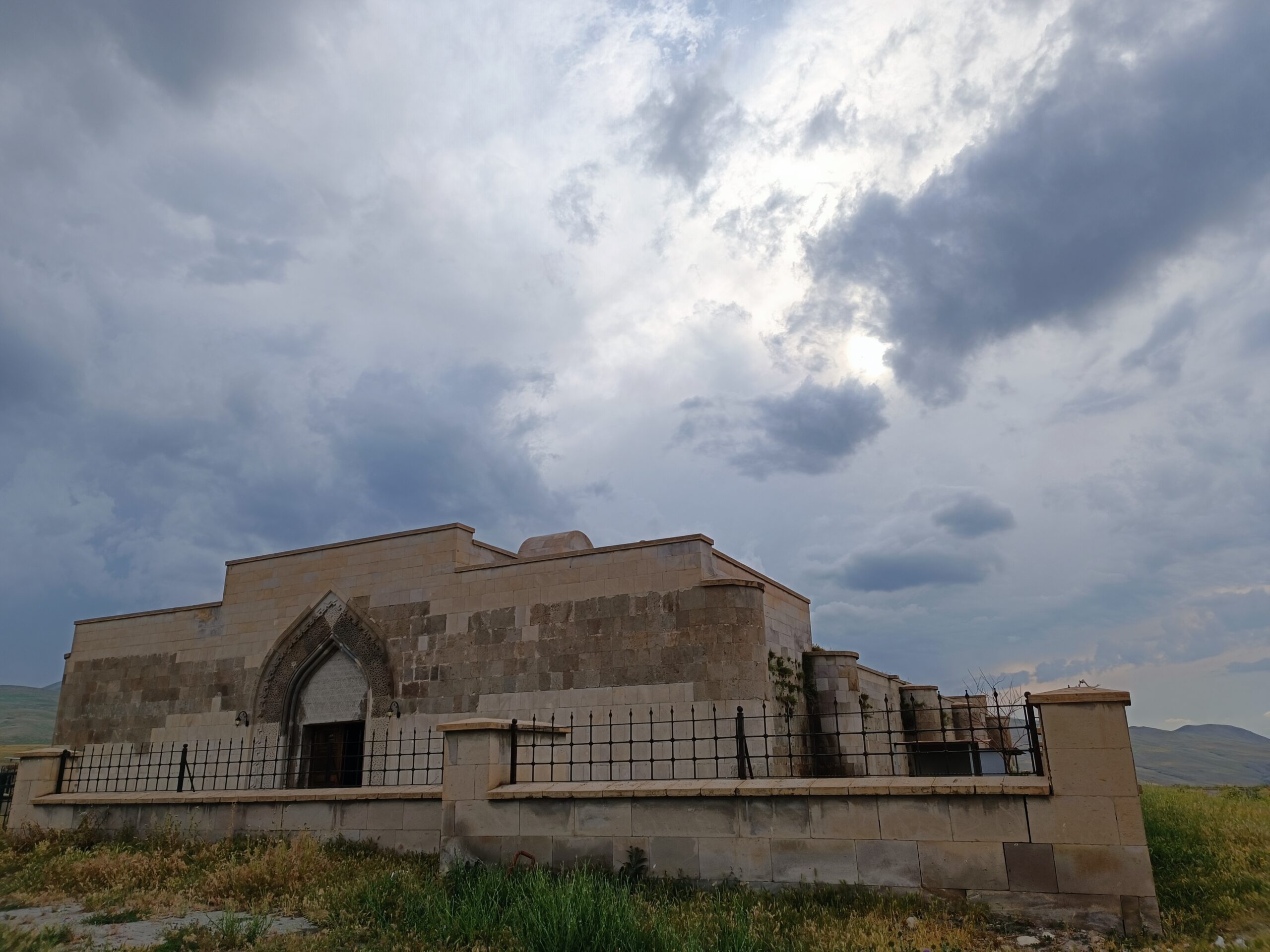Harmandöven Kervansarayı, Iğdır Kervansarayı