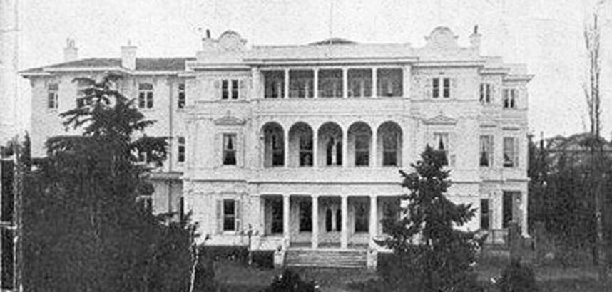 Erenköy Kız Lisesi Binası
