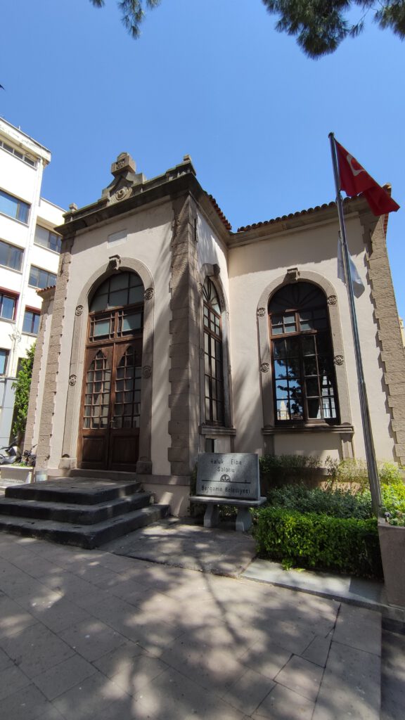 Eski Merkez Komutanlığı Binası