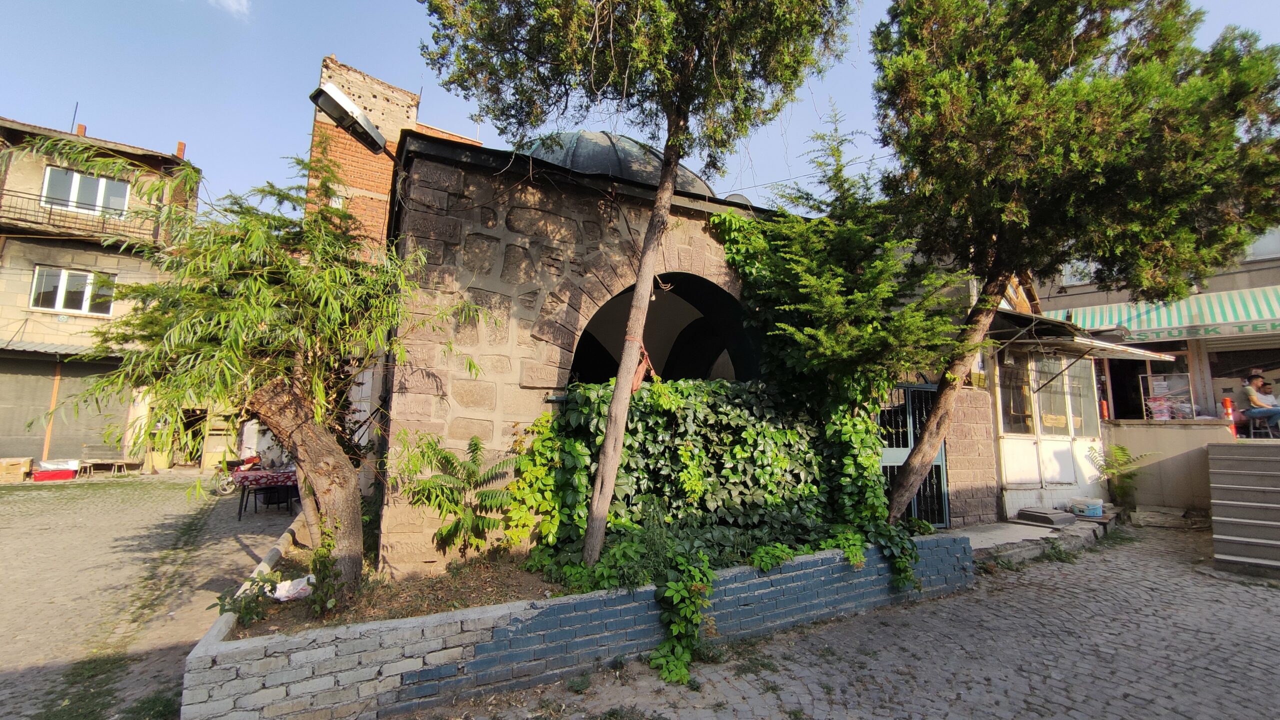 Germiyanoğlu Süleyman Şah Türbesi