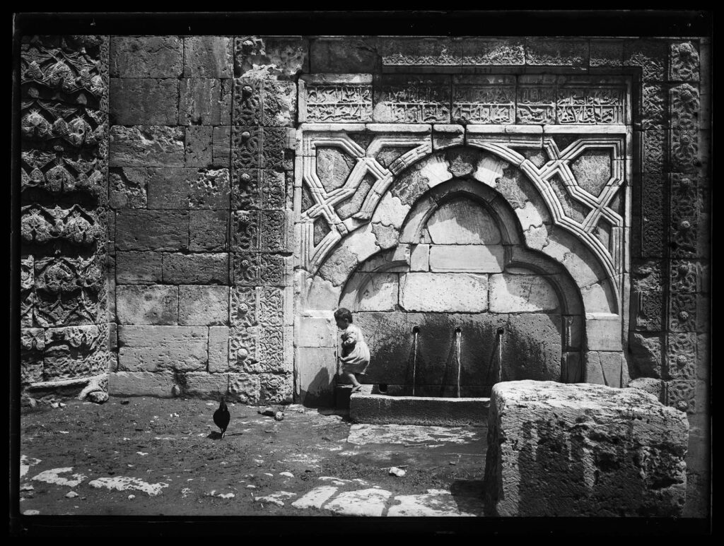 Gök Medrese Çeşmesi