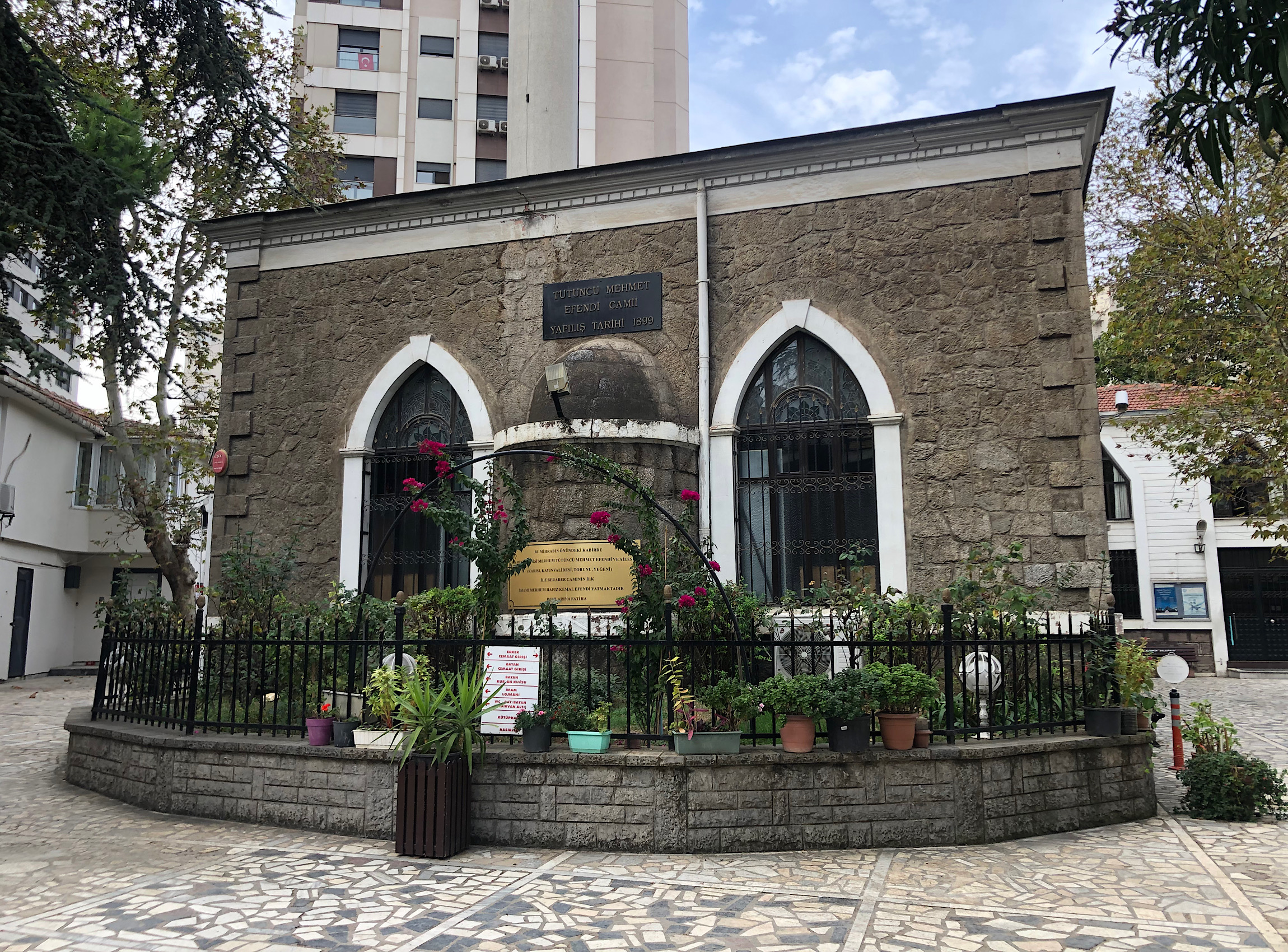 Tütüncü Mehmet Efendi Camii