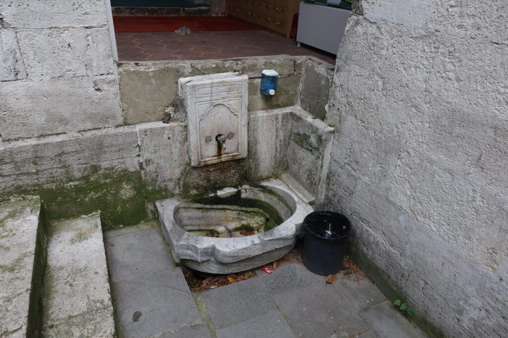 Hacı Beşir Ağa Camii Avlu Çeşmesi