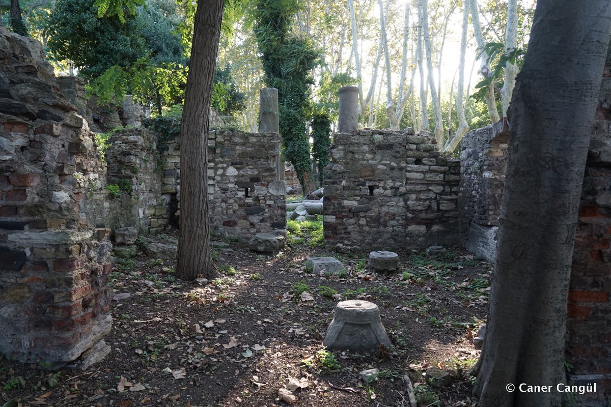 Hagios Paulos Yetimhanesi Kalıntıları