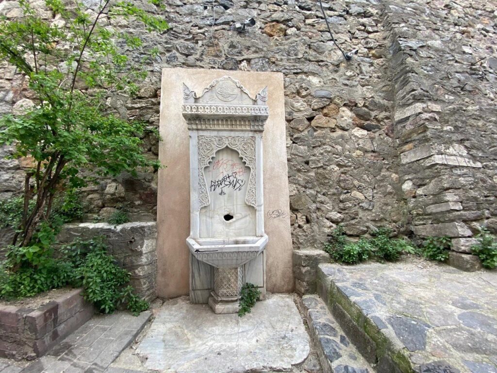 Hamidiye Çeşmesi, Galatasaray